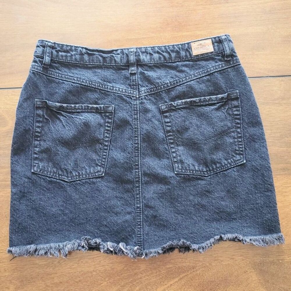 O'Neill Black Denim Frayed Hem Skirt Size 7 Classic 5-Pocket 100% Cotton - Picture 2 of 8